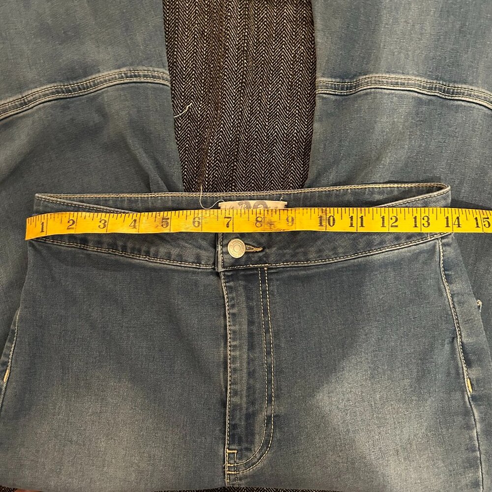 Free People Just Float On Flare Jeans, size 30 - Picture 4 of 6